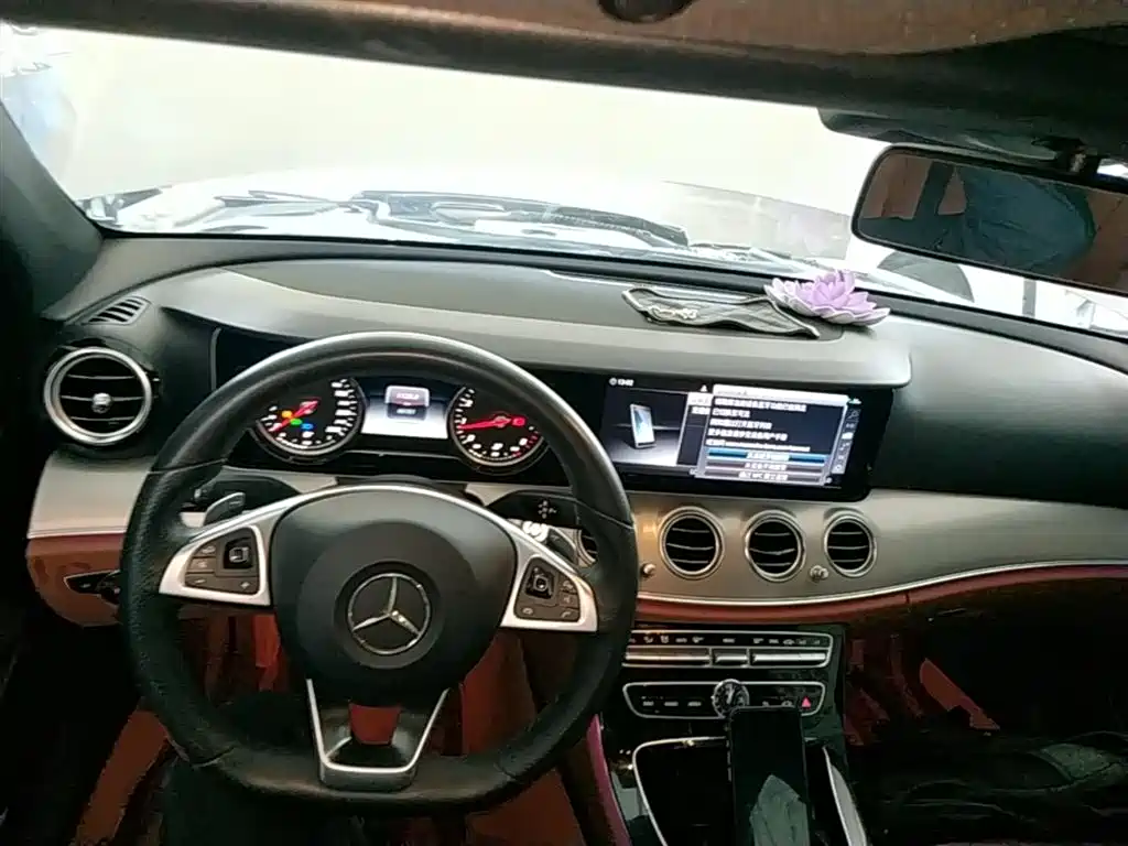 Mercedes-Benz E-Class 2018 — фото 10