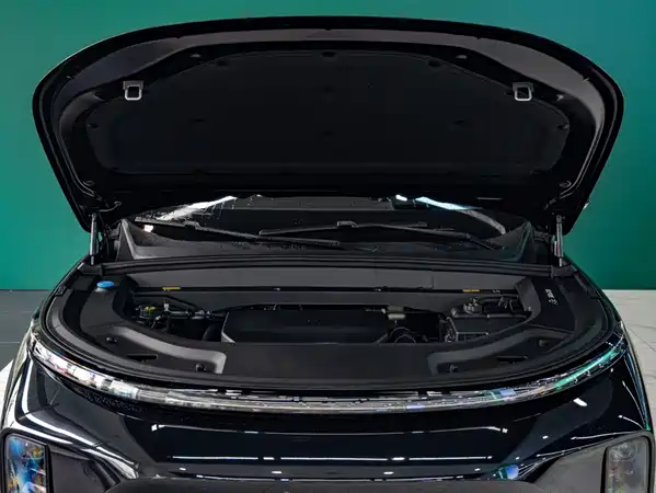Li Auto L8 2025