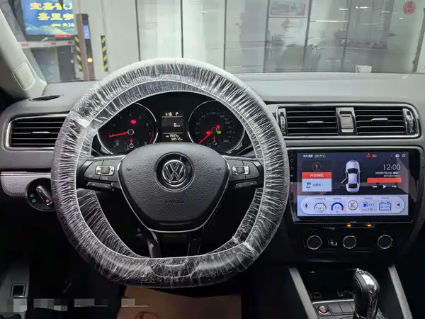 Volkswagen Sagitar 2016