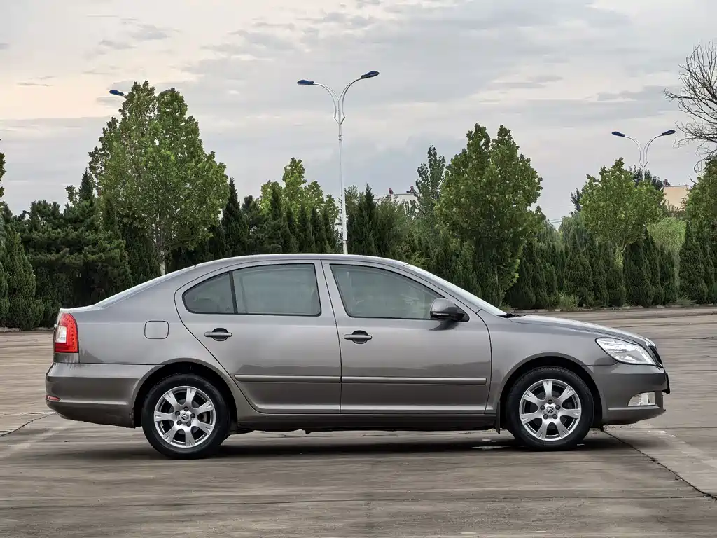 Skoda Octavia 2013 — фото 7