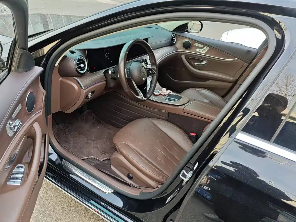 Mercedes-Benz E-Class 2023 — фото 3