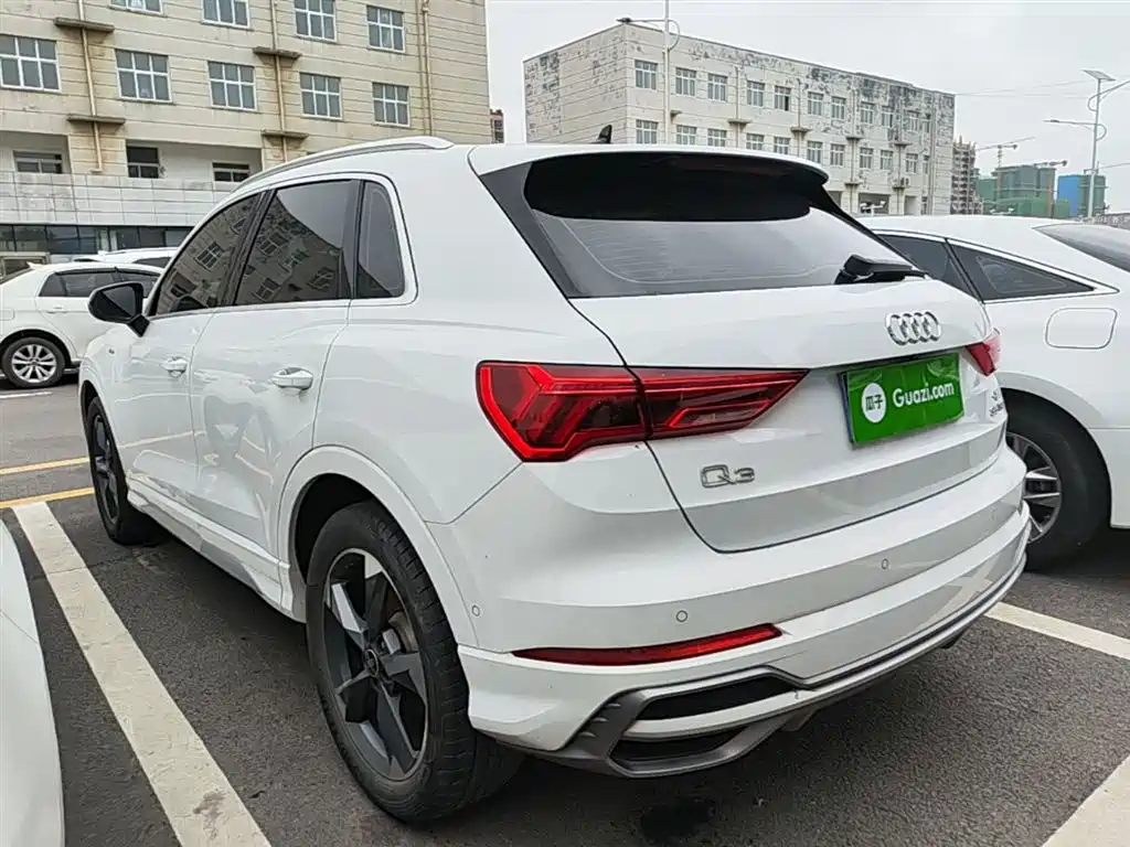 Audi Q3 2021 — фото 5