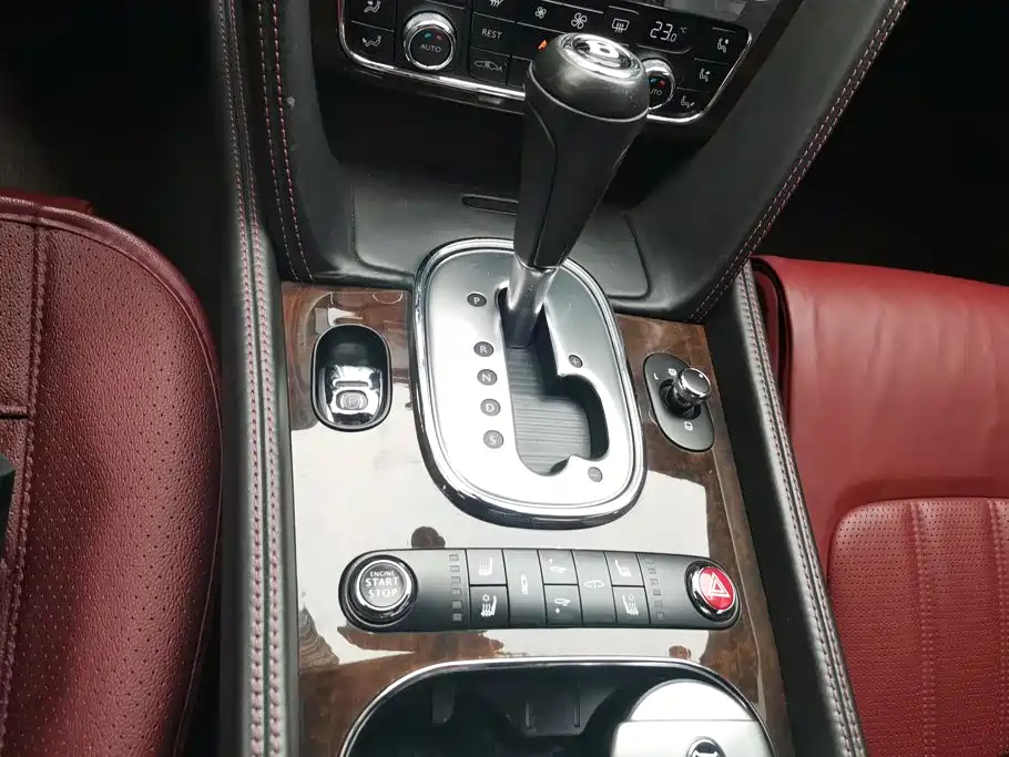 Bentley Continental 2015 — фото 16