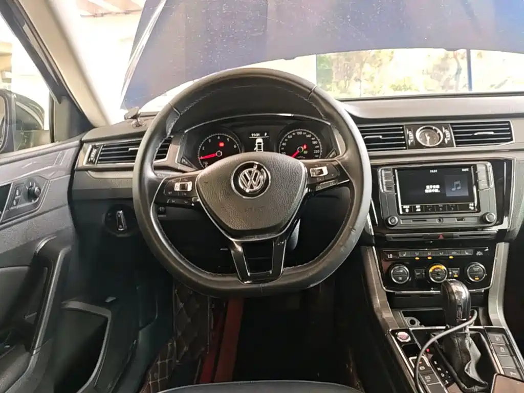 Volkswagen Passat 2019 — фото 11