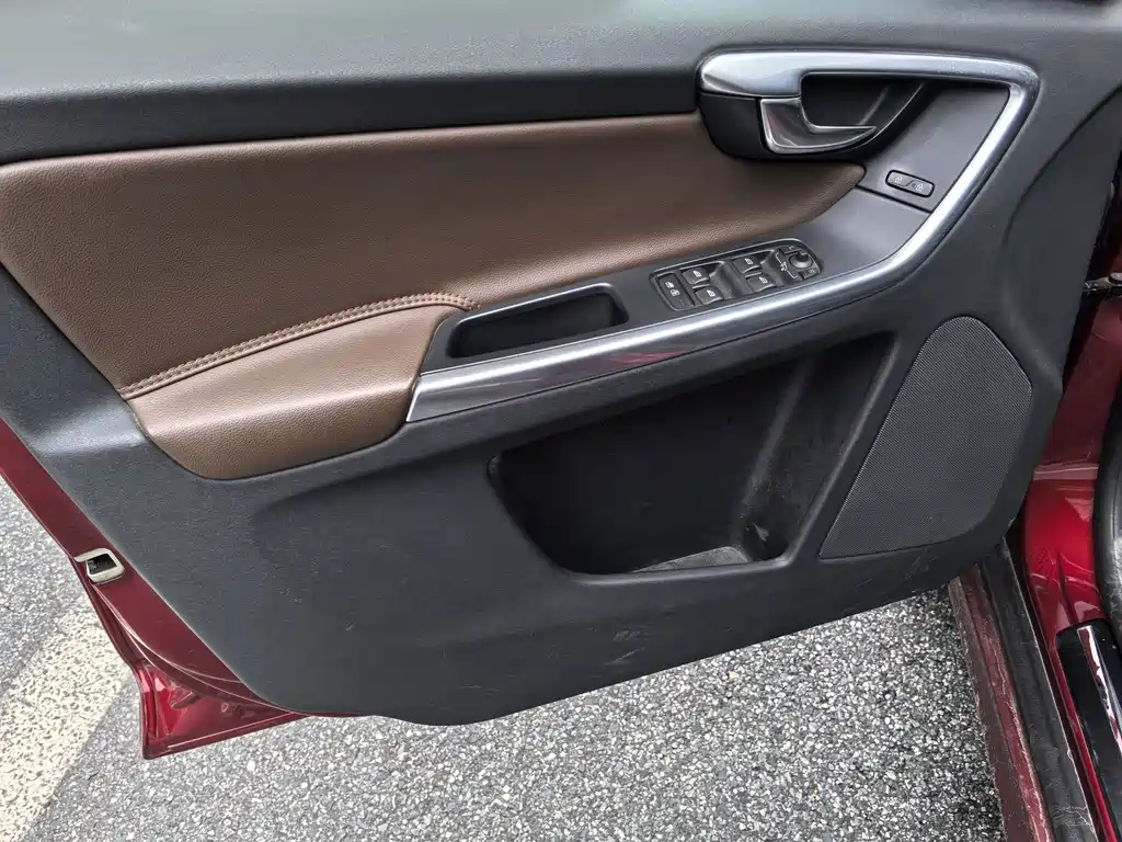 Volvo XC60 2015 — фото 24