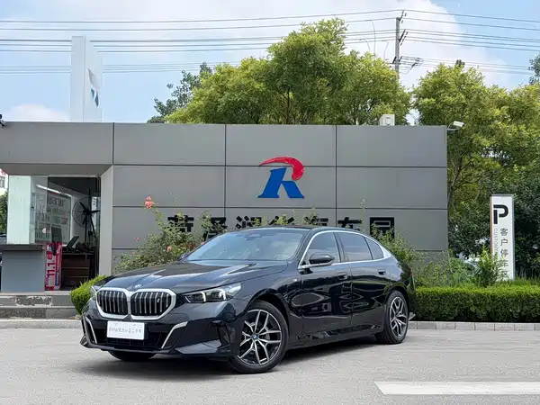 BMW i5 2025