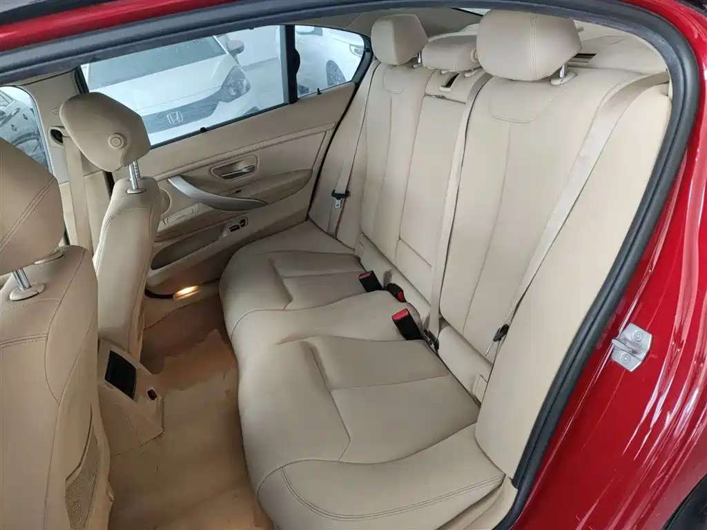BMW 3 Series 2015 — фото 17