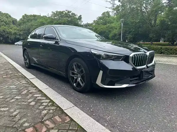 BMW 5 Series 2025