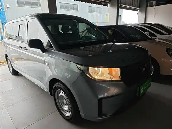 Wuling Journey 2021