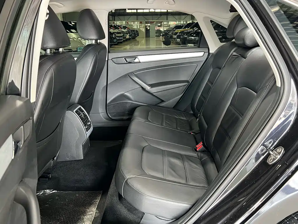 Volkswagen Passat 2015 — фото 19