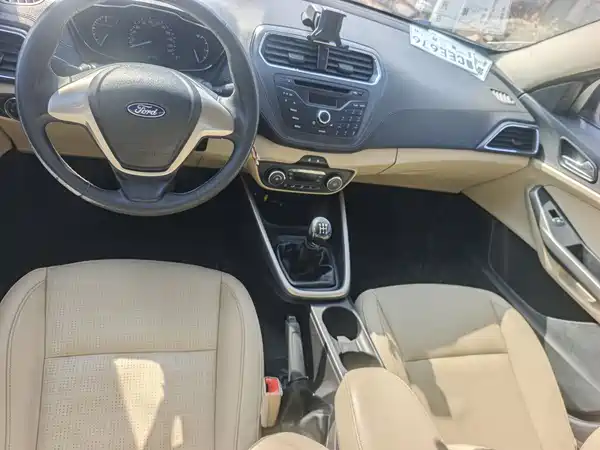 Ford Escort 2015