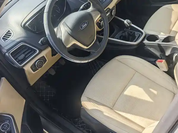 Ford Escort 2015