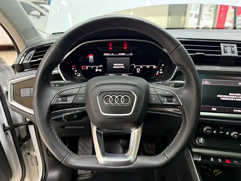 Audi Q3 2023 — фото 9