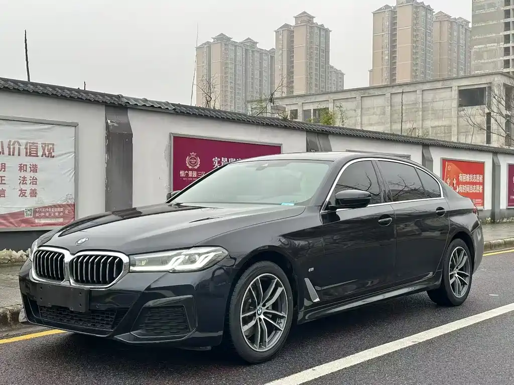 BMW 5 Series 2021 — фото 1