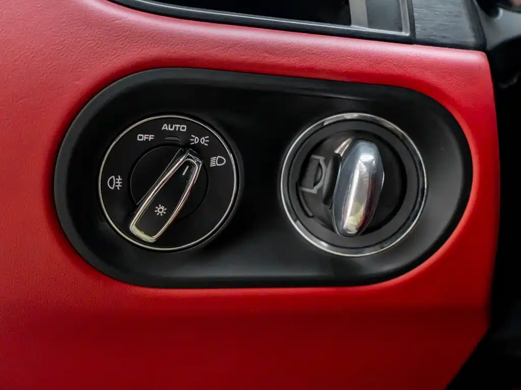 Porsche Macan 2023 — фото 17