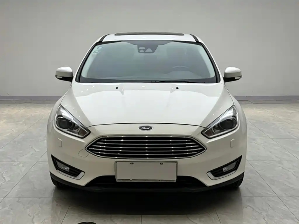 Ford Focus 2018 — фото 1