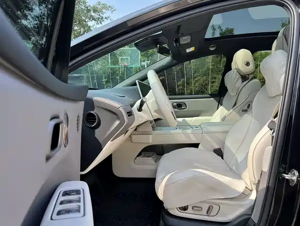 Li Auto i6 2025
