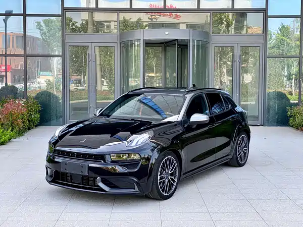 Lynk & Co 02 Hatchback 2021