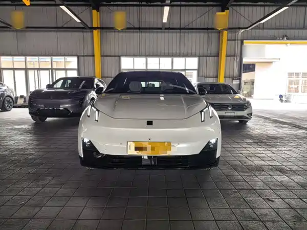 Lynk & Co Z20 2025