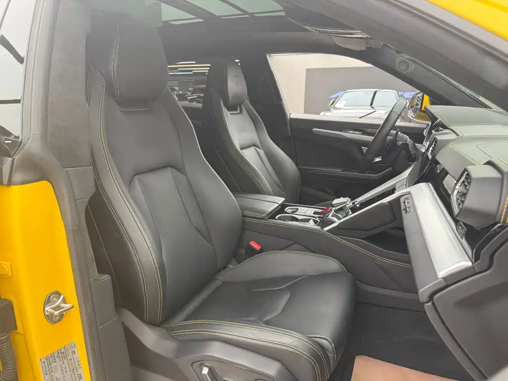 Lamborghini Urus 2019 — фото 11