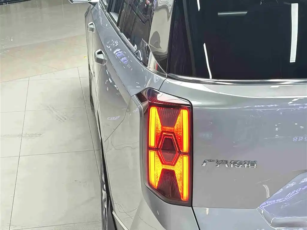 GAC Motor Trumpchi GS8 2023 — фото 31