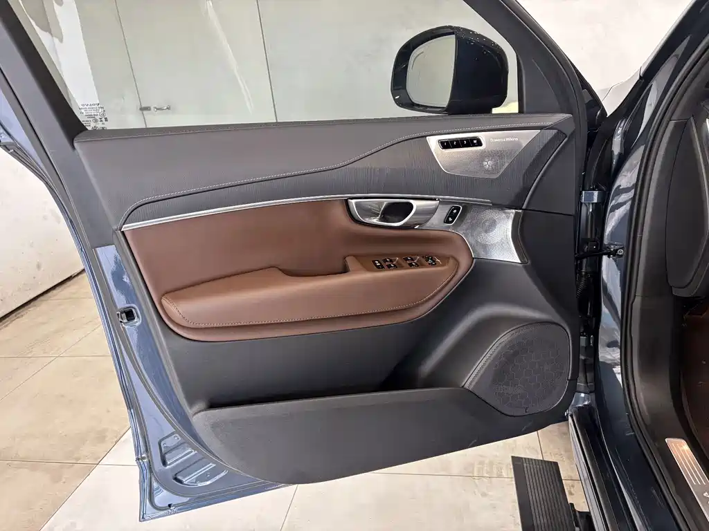 Volvo XC90 2024 — фото 10