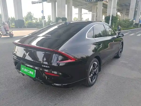 Wuling Starlight 2025
