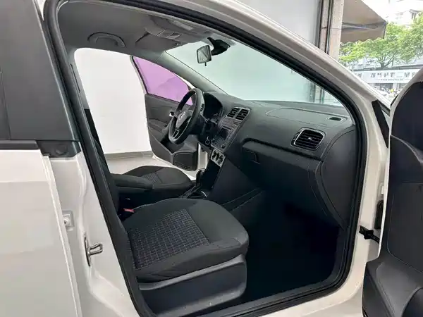 Volkswagen Polo 2015