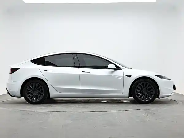Tesla Model 3 2026