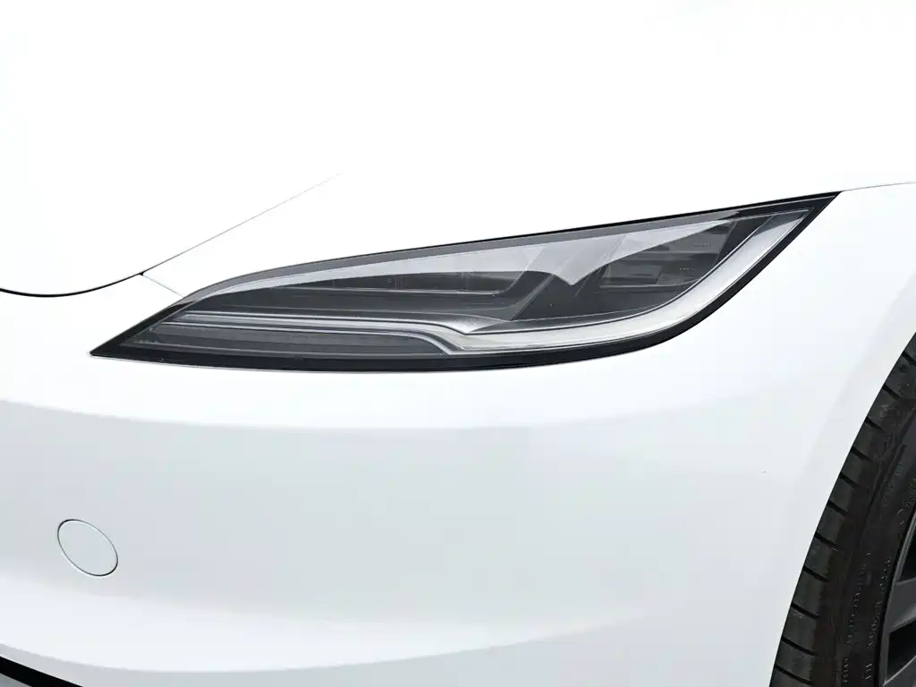 Tesla Model 3 2026 — фото 18