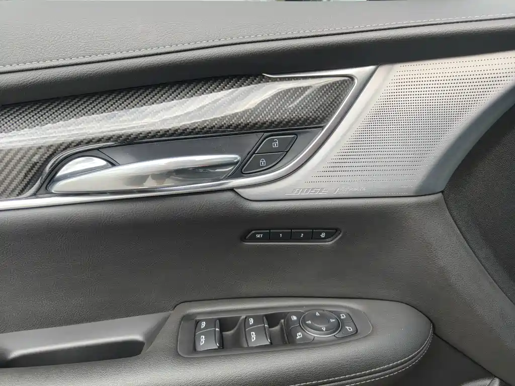 Cadillac XT6 2024 — фото 14