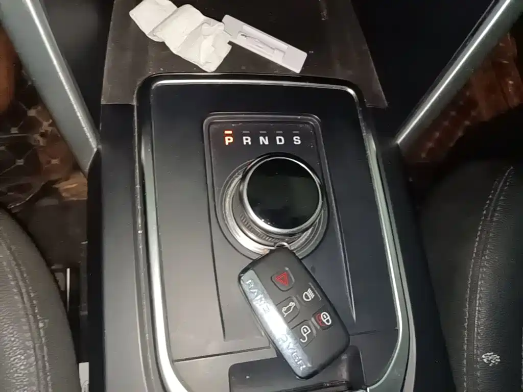 Land Rover Discovery Sport 2018 — фото 14