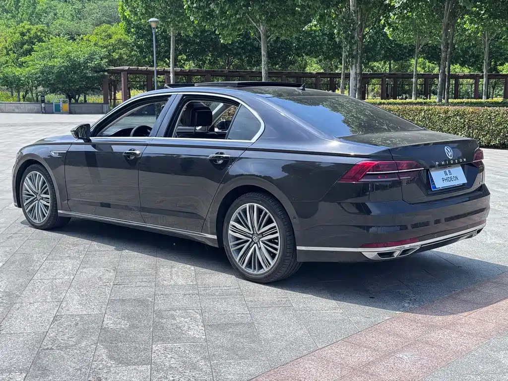Volkswagen Phideon 2017 — фото 4