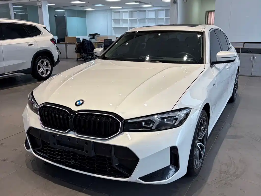 BMW 3 Series 2023 — фото 1