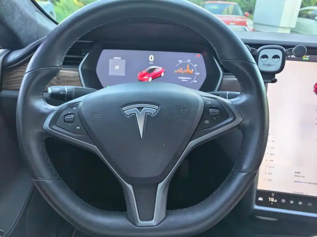 Tesla Model S 2019 — фото 11