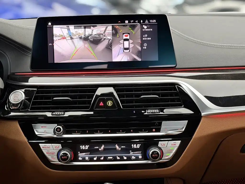BMW 5 Series 2020 — фото 12