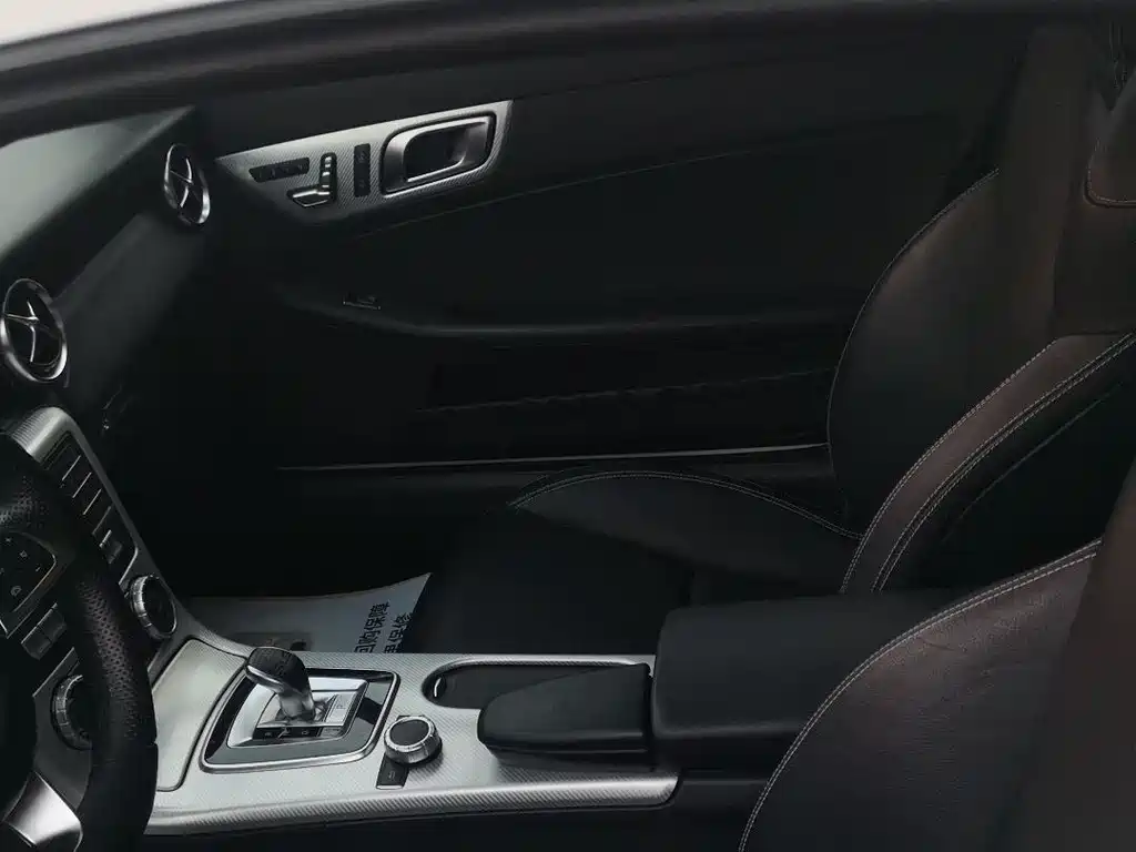 Mercedes-Benz SLC 2017 — фото 11