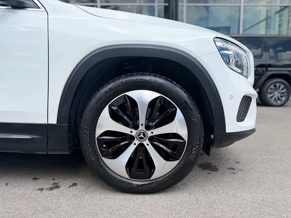 Mercedes-Benz GLB 2021