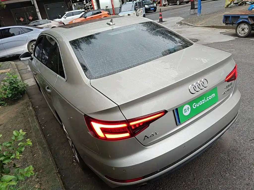 Audi A4L 2018