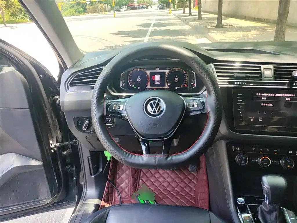 Volkswagen Tiguan L 2020 — фото 11