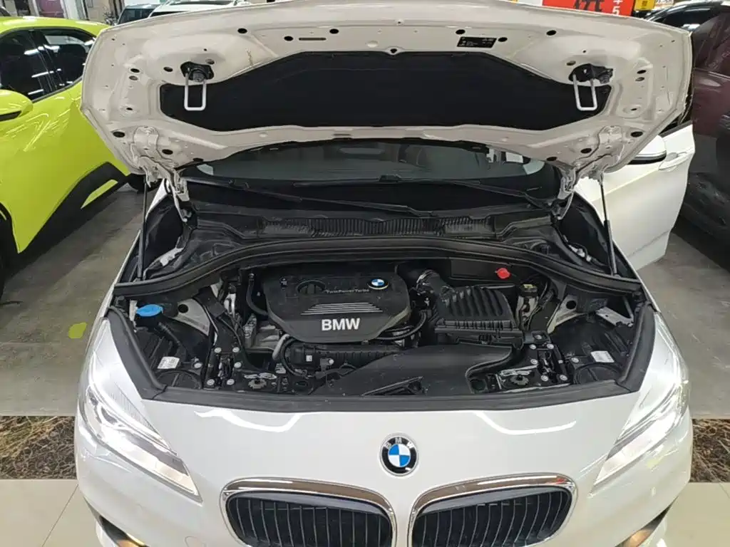 BMW 2 Series Station Wagon 2017 — фото 20