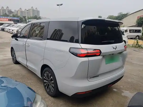 Wuling Starlight 730 New Energy 2025
