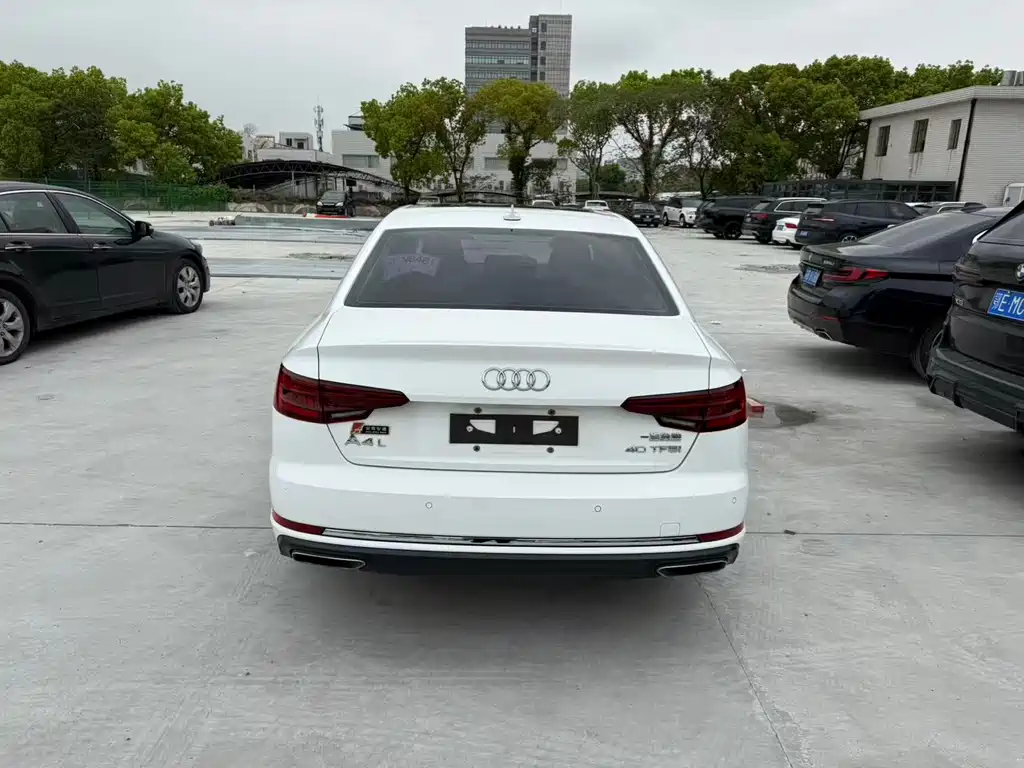 Audi A4L 2018
