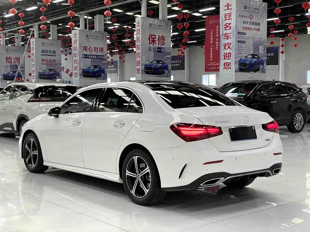 Mercedes-Benz A-Class 2023 — фото 4