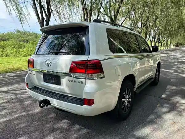 Toyota Land Cruiser 2016
