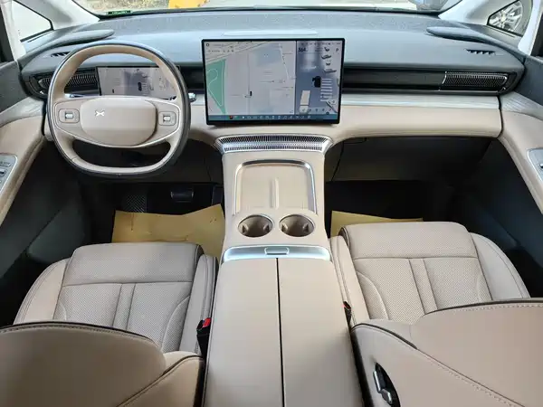 XPeng X9 2023