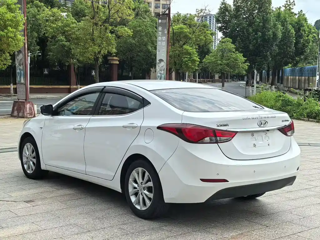 Hyundai Elantra 2017