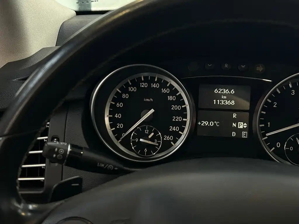 Mercedes-Benz R-Class 2016 — фото 14