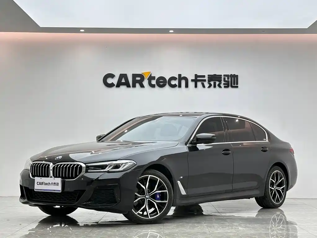 BMW 5 Series 2022 — фото 1