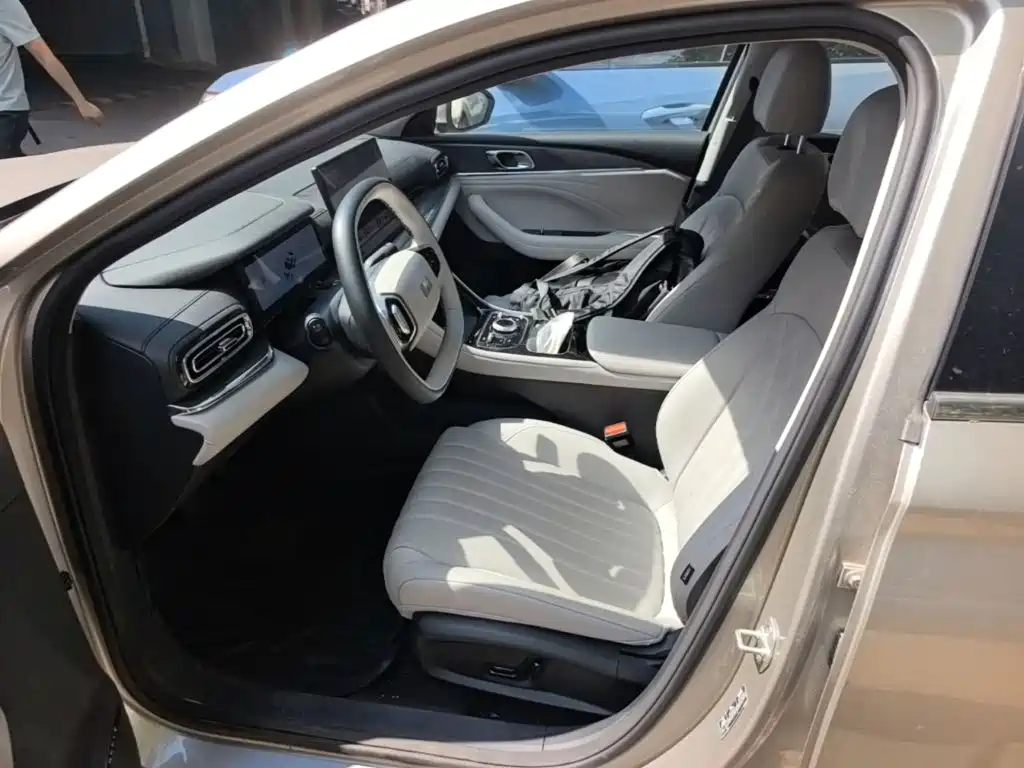 Geely Galaxy Star 6 2025 — фото 15
